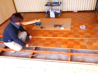 居間の床改修工事