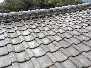 屋根改修工事（２階瓦屋根→鋼板屋根）（１階Ｕ瓦屋根→鋼板屋根）