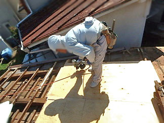 屋根雨漏り補修工事