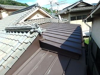 雨漏り部分屋根改修工事など