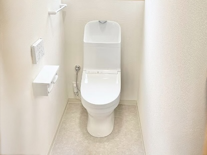 白を基調にすっきり一新! 快適さにこだわったトイレリフォーム