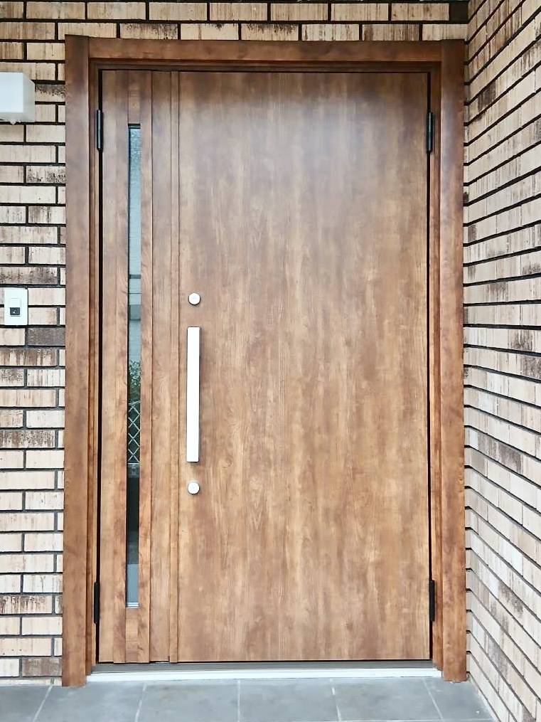 ドアノブ不具合をきっかけに 断熱ドアにリフォーム